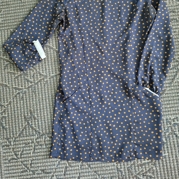 Dress - Picture 2 of 4